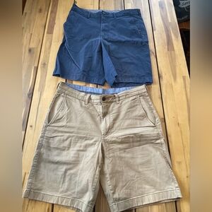 L.L. Bean‎ Men's Bundle Blue and Tan Flat Front Standard Fit Shorts Size 33